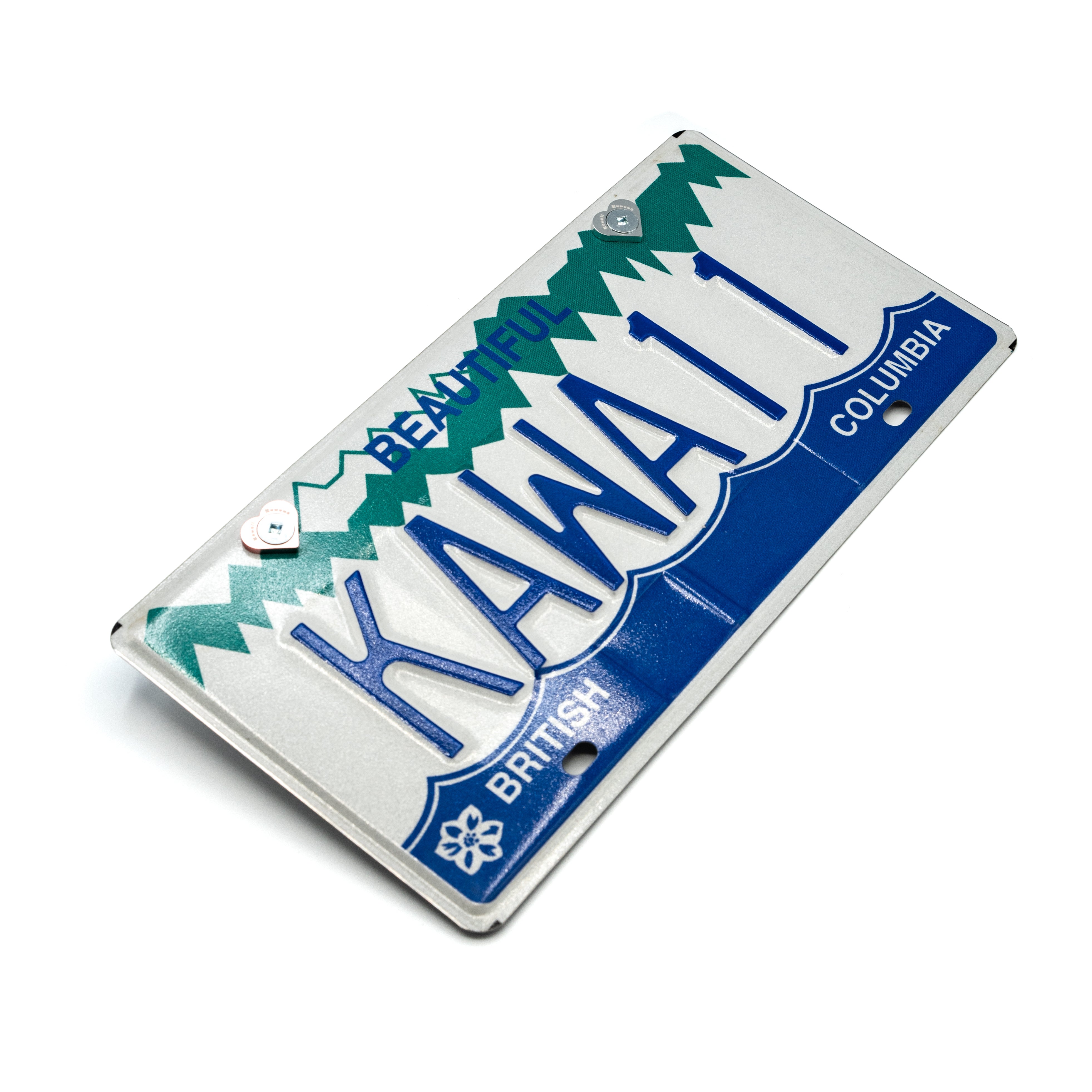 Heart shaped dress up hardware on kawaii license plate