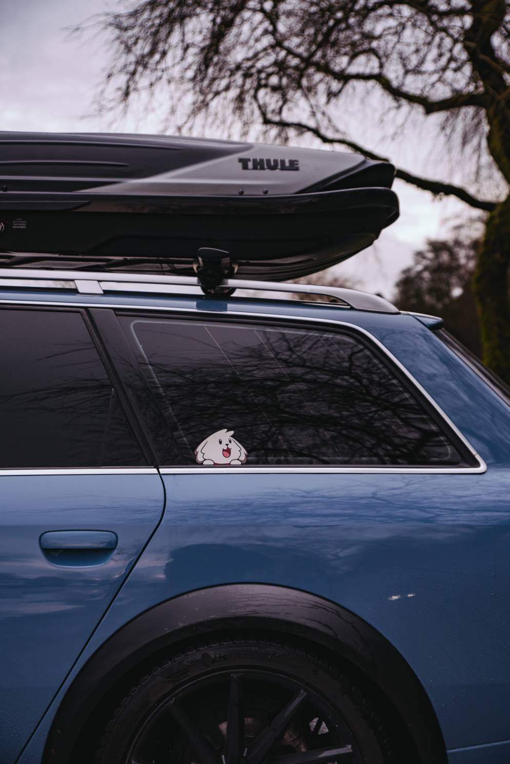 Peeking Mochi Vinyl Peeker Decal